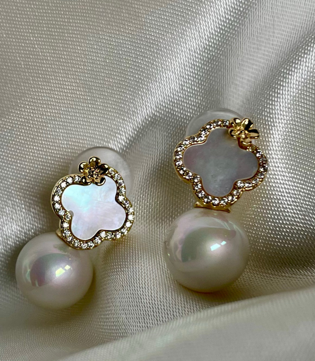 Boucles d’oreilles perle de fleurs doré