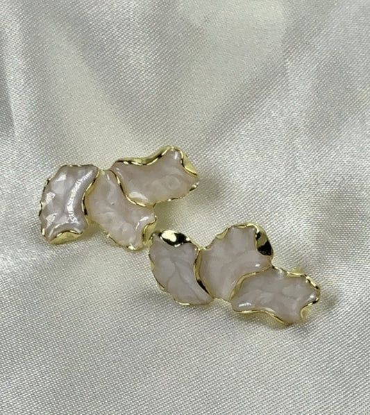 Boucle d’oreille nacré / doré